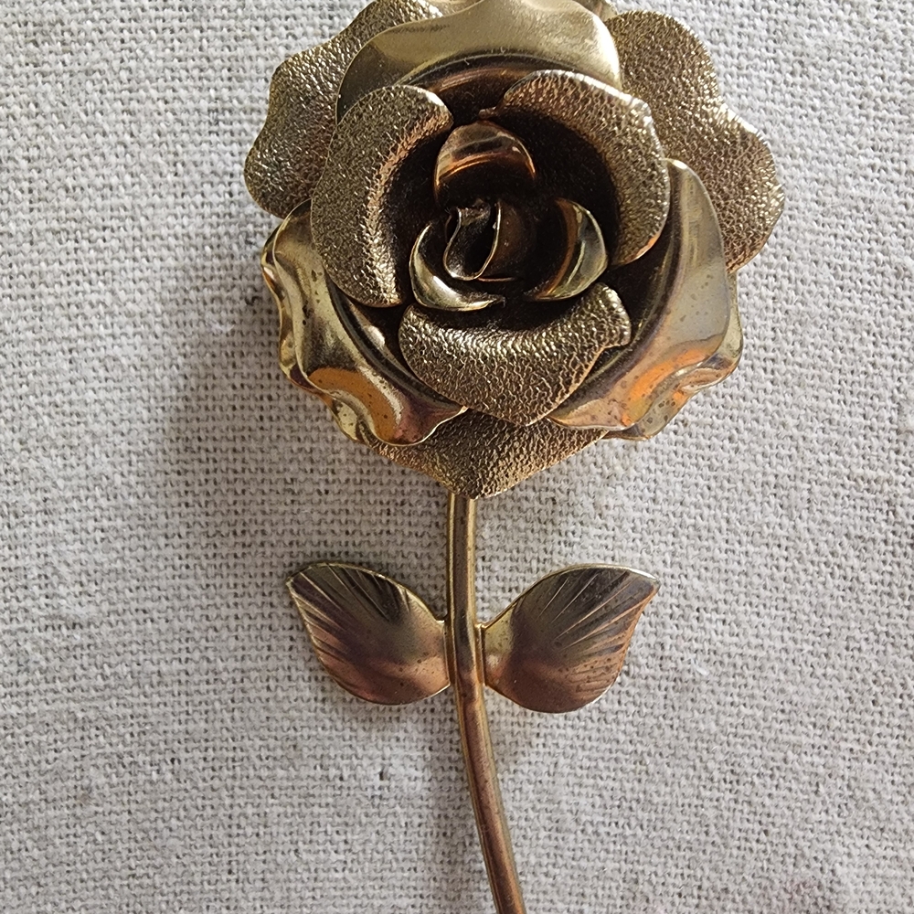 Vintage Ornate Gold Tiered Single Rose Brooch - Picture 3 of 7